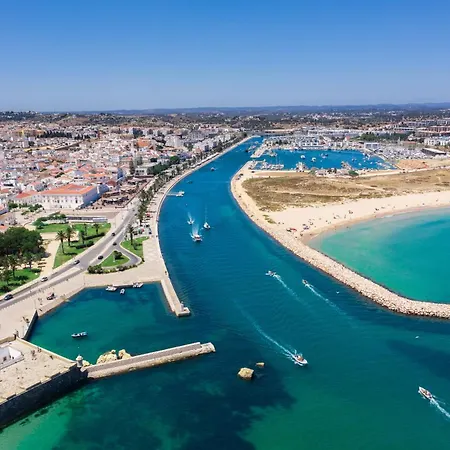 At Marina Park With Pool #1959 * Lagos