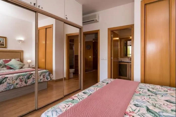 At Marina Park With Pool #1959 라고스